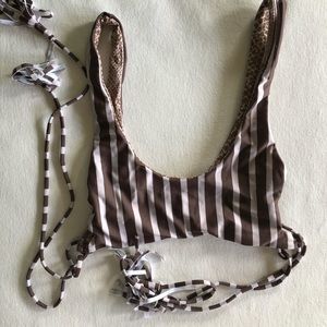 Acacia Swimwear Hunter Top (Upper East Side)
